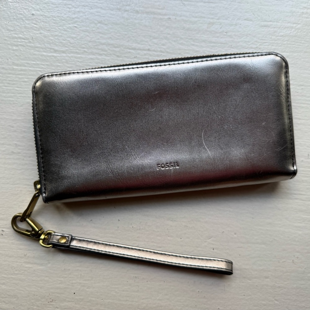 Fossil Metallic Silver Wallet with Wristlet Strap